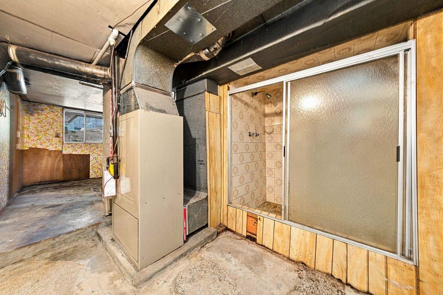 4153 John Street Vancouver, BC - 24