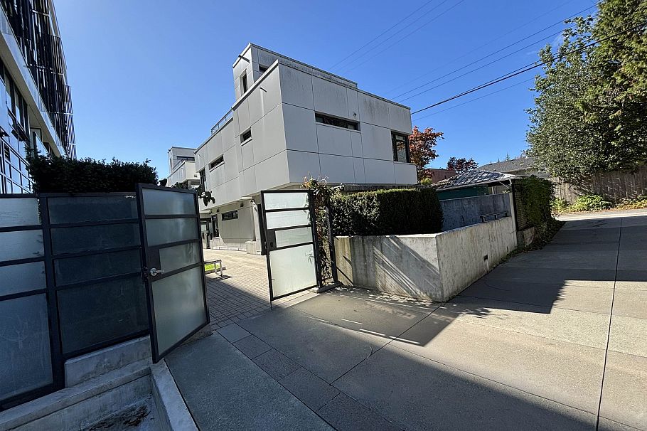 6303 Cambie Street Vancouver, BC - 4