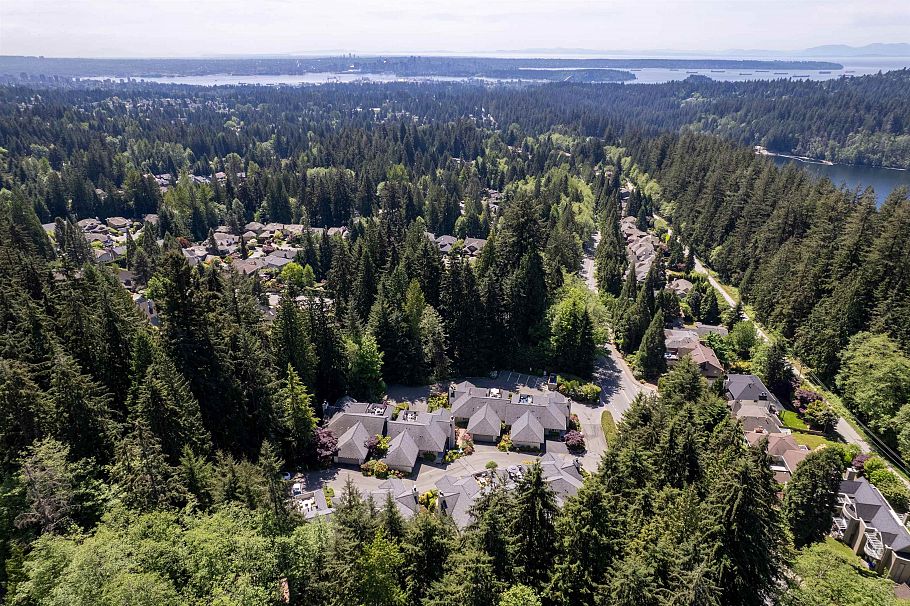 5948 Nancy Greene Way North Vancouver, BC - 40