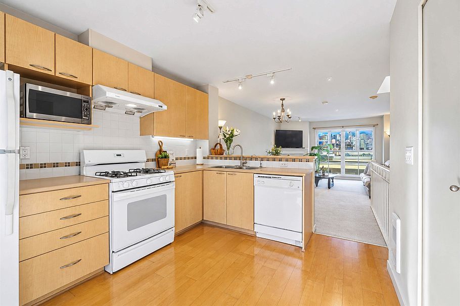 319 678 W 7th Avenue Vancouver, BC - 15