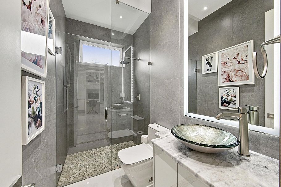 1267 E 53rd Avenue Vancouver, BC - 9