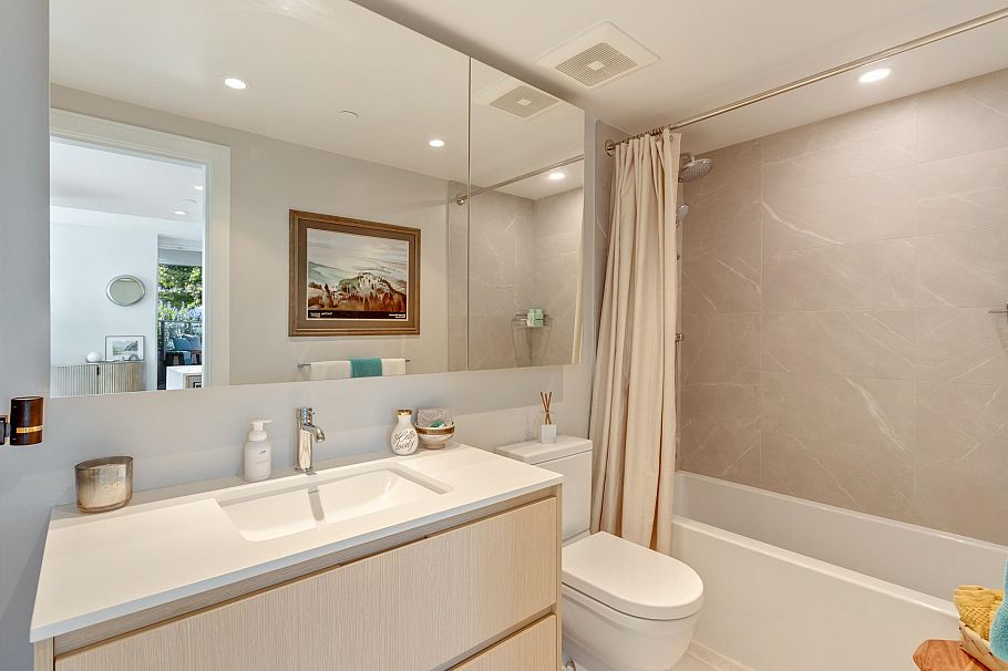 706 1500 Fern Street North Vancouver, BC - 21