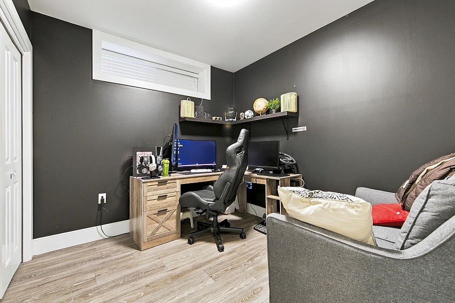 1267 E 53rd Avenue Vancouver, BC - 18
