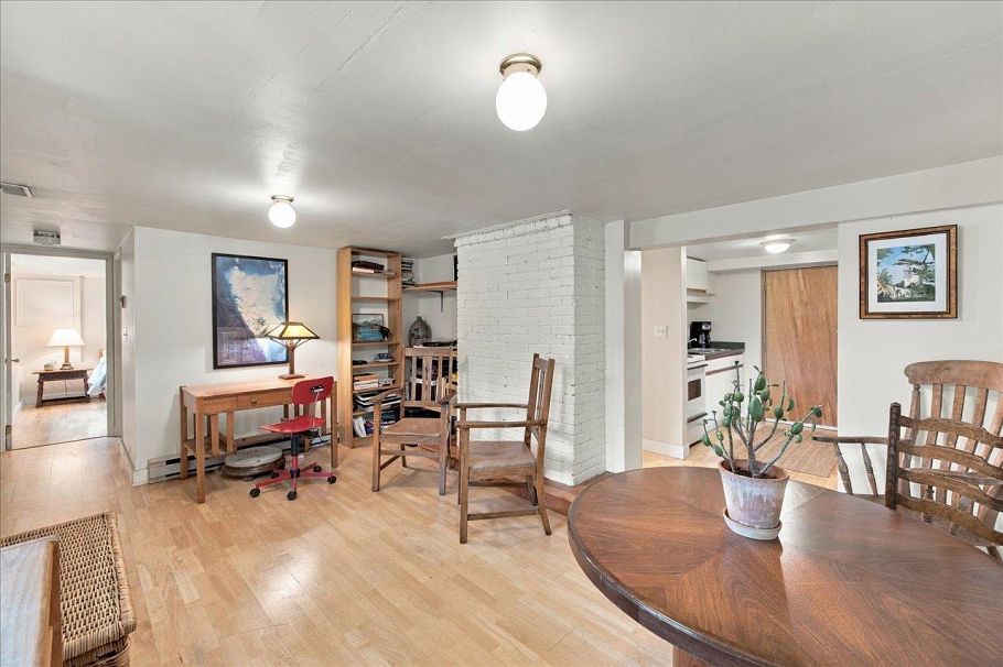 706 W 24th Avenue Vancouver, BC - 29
