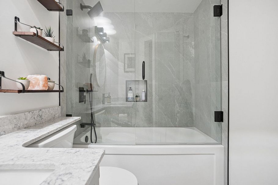305 1707 Charles Street Vancouver, BC - 19