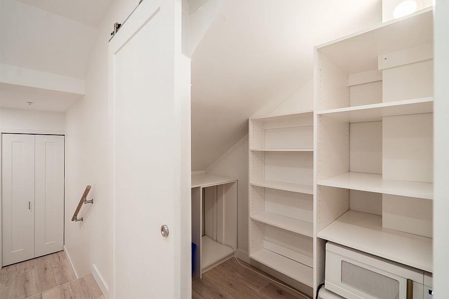 101 562 E 7th Avenue Vancouver, BC - 8