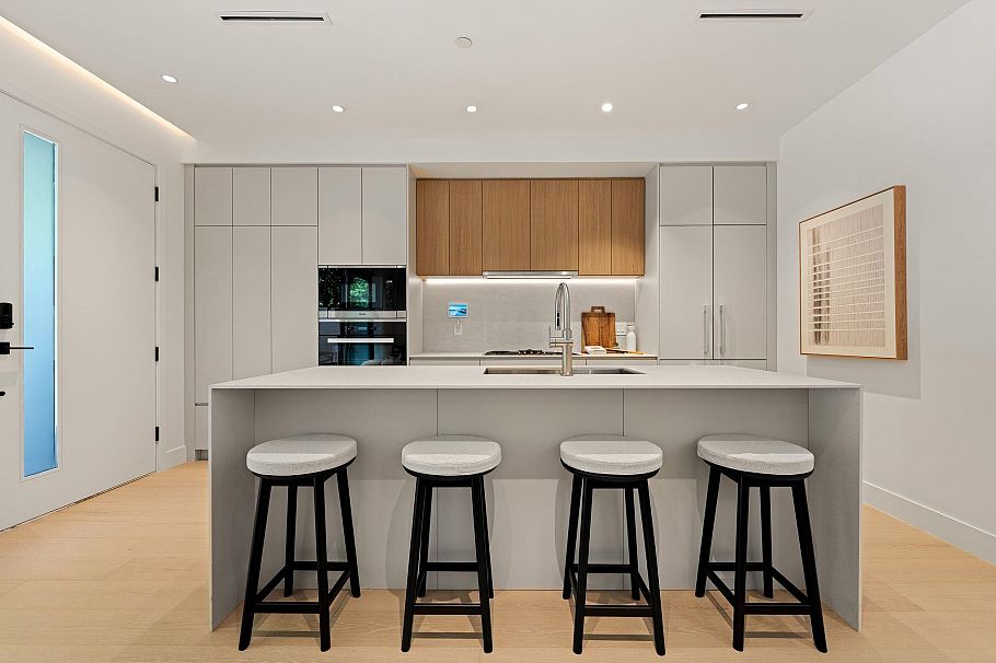1 2926 W 12th Avenue Vancouver, BC - 4