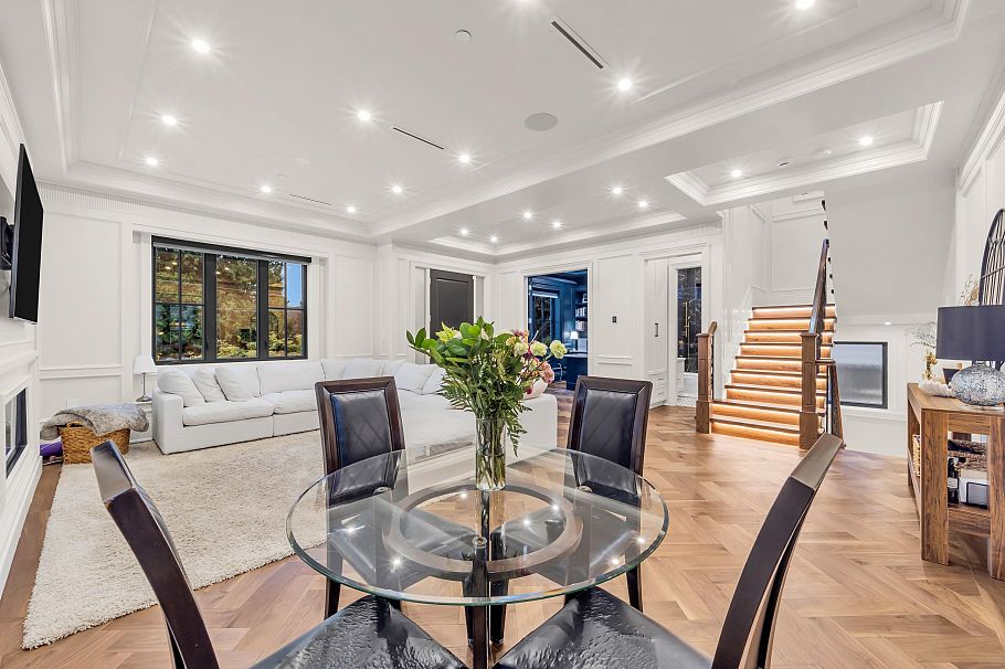1443 W 57th Avenue Vancouver, BC - 4