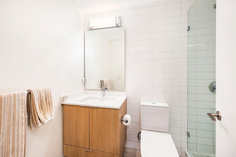 209 725 Marine Drive North Vancouver, BC - 14