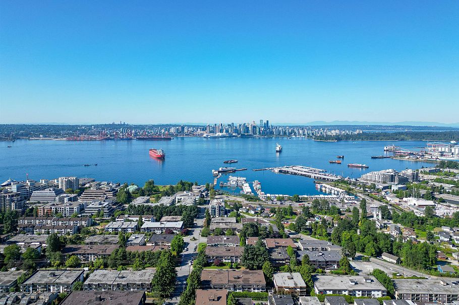 305 310 W 3rd Street North Vancouver, BC - 34
