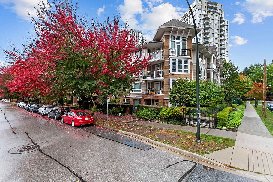 408 3651 Foster Avenue Vancouver, BC - 1
