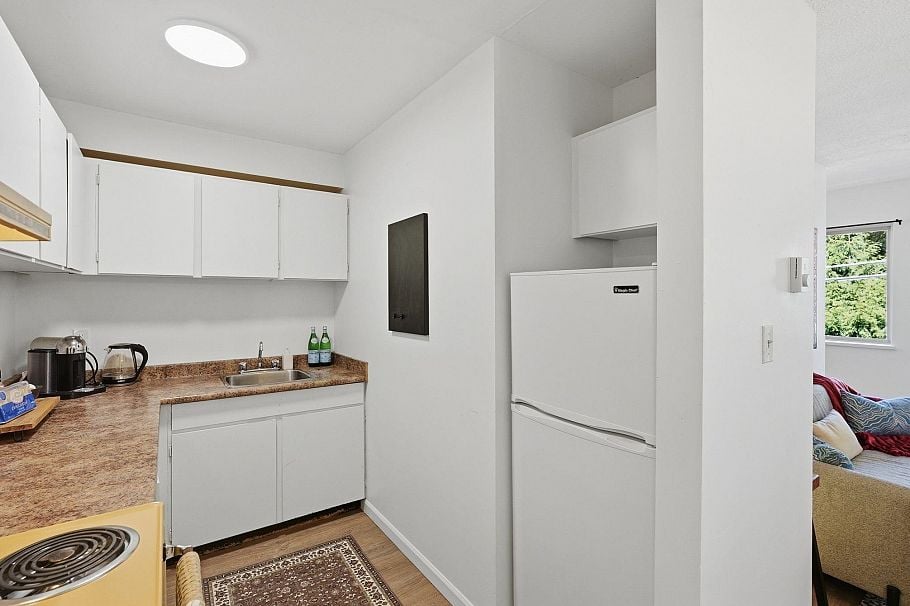 104 3465 Glen Drive Vancouver, BC - 12