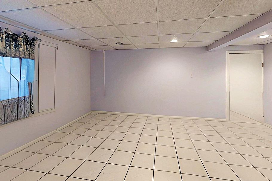 1222 E 51st Avenue Vancouver, BC - 26