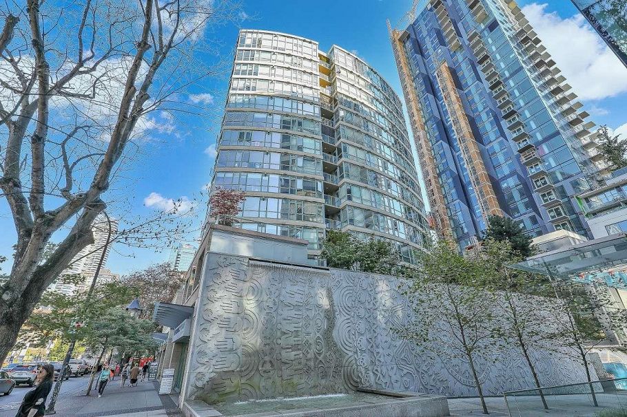 602 1238 Burrard Street Vancouver, BC - 1