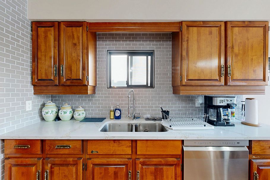 1222 E 51st Avenue Vancouver, BC - 11