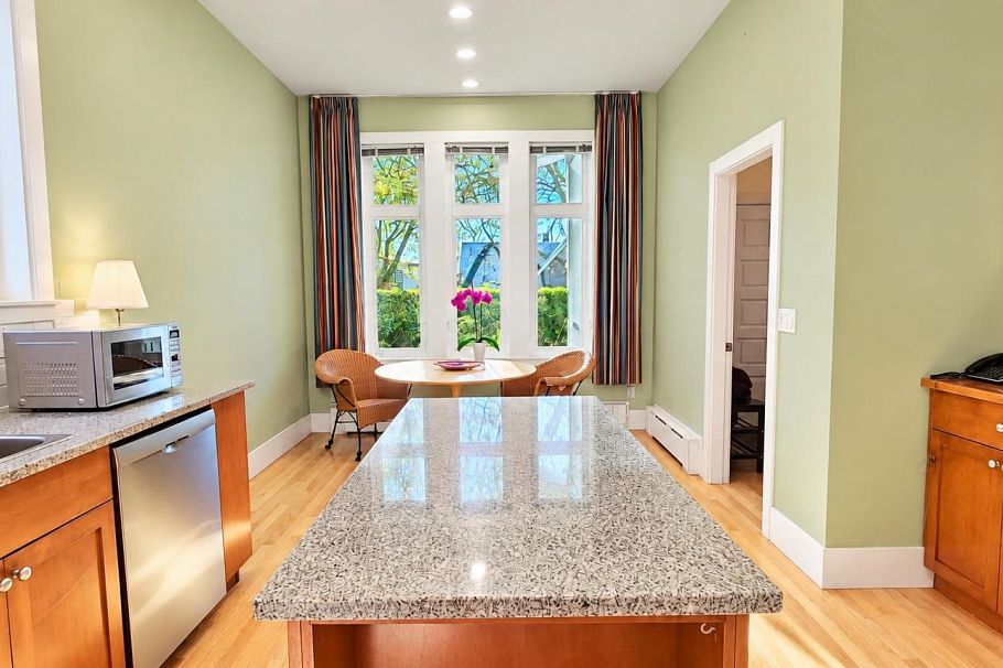 2491 W 14TH AVENUE, Vancouver BC V6K 2W4 Vancouver, BC - 8