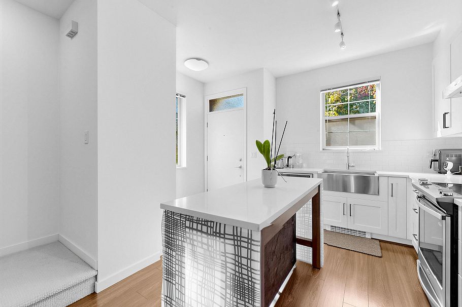 21 433 Seymour River Place North Vancouver, BC - 13