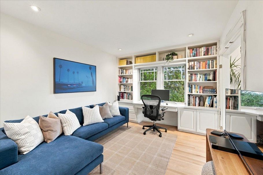 706 W 24th Avenue Vancouver, BC - 9