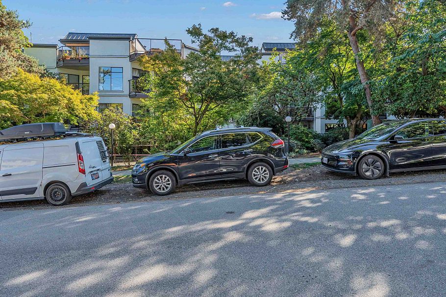 110 2222 Prince Edward Street Vancouver, BC - 31