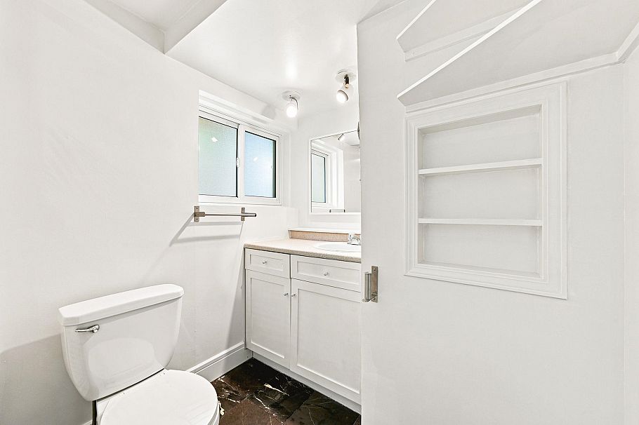 338-342 St. Georges Avenue North Vancouver, BC - 22