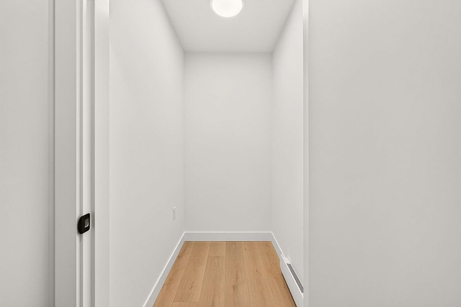102 932 Lytton Street North Vancouver, BC - 16
