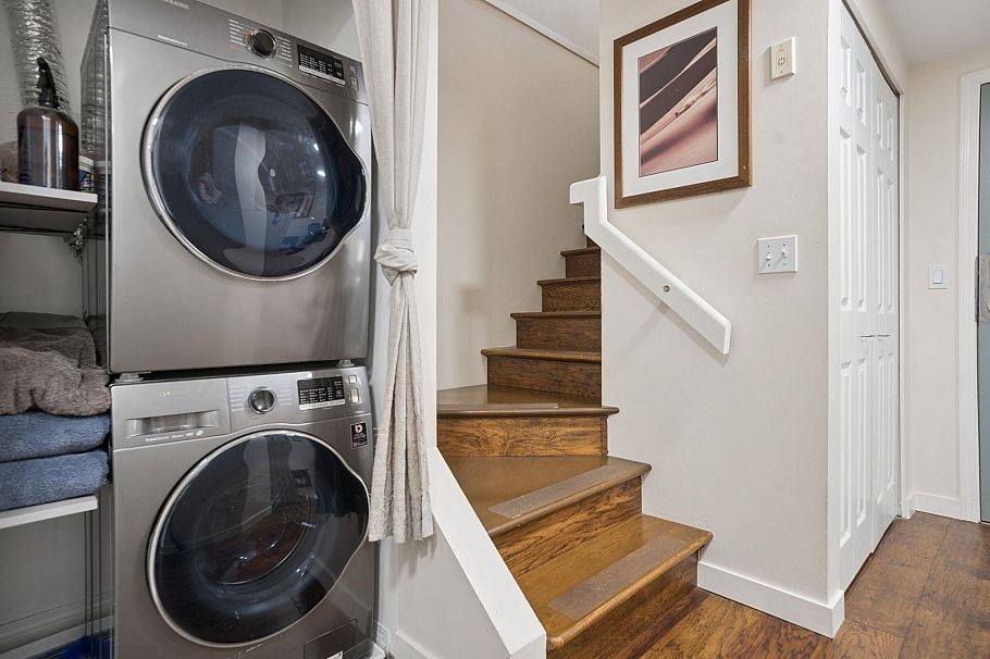 305 1707 Charles Street Vancouver, BC - 23