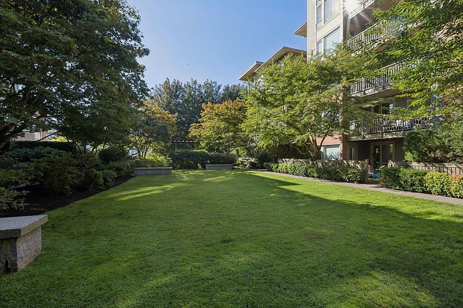 304 119 W 22nd Street Street North Vancouver, BC - 24