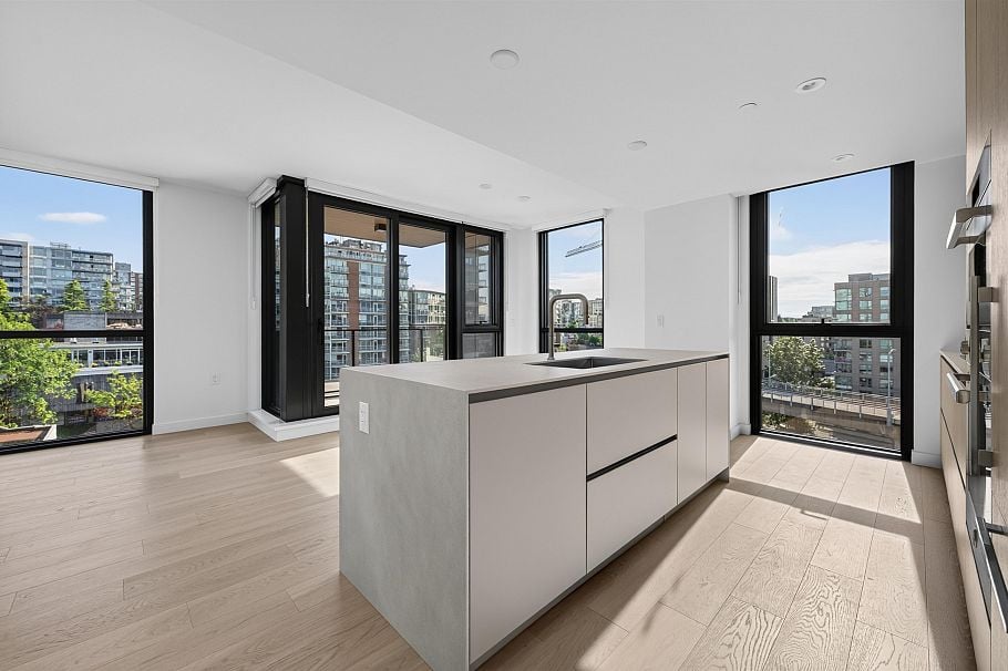 801 1530 W 6th Avenue Vancouver, BC - 2