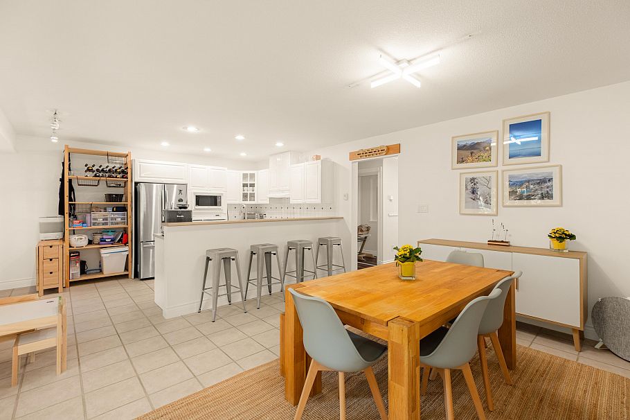 1188 Strathaven Drive North Vancouver, BC - 10