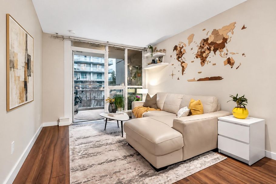 413 135 E 17 Street North Vancouver, BC - 4