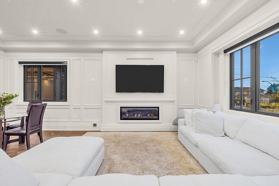 1443 W 57th Avenue Vancouver, BC - 3