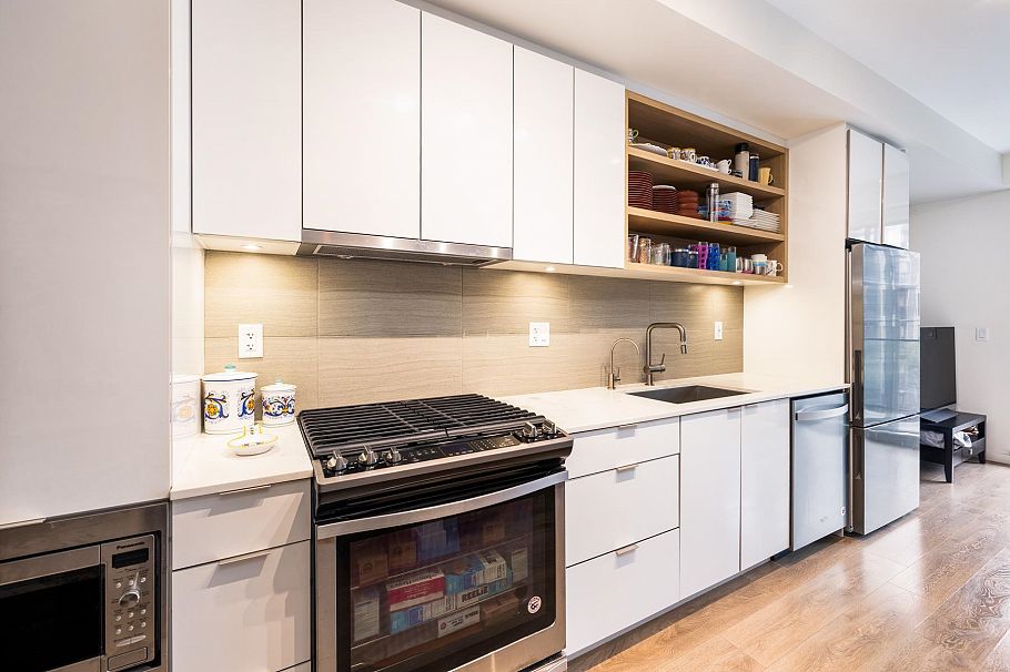 209 725 Marine Drive North Vancouver, BC - 11