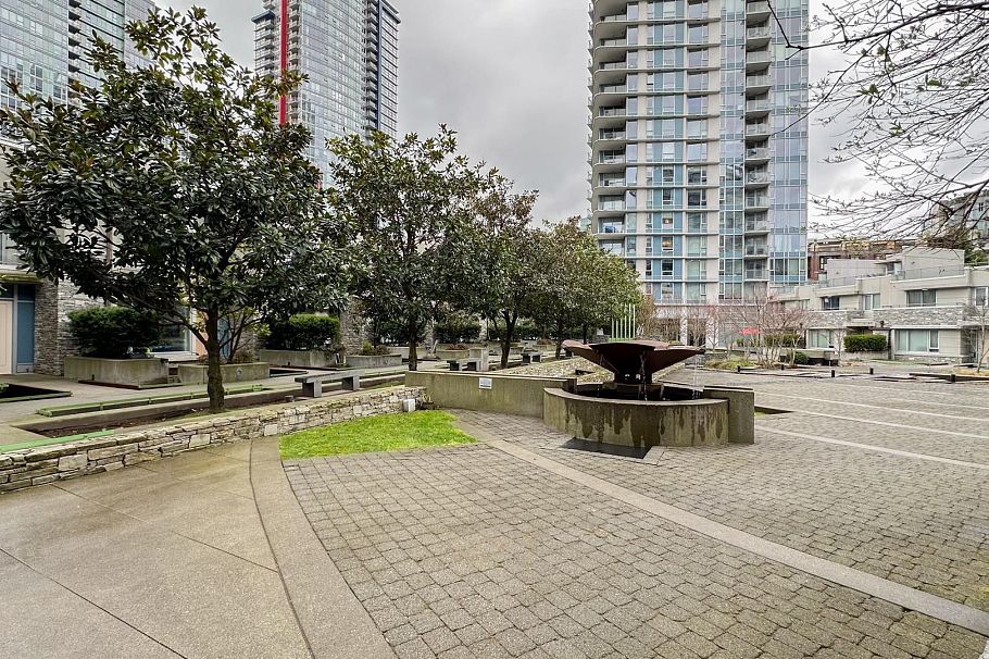 2705 689 Abbott Street Vancouver, BC - 30