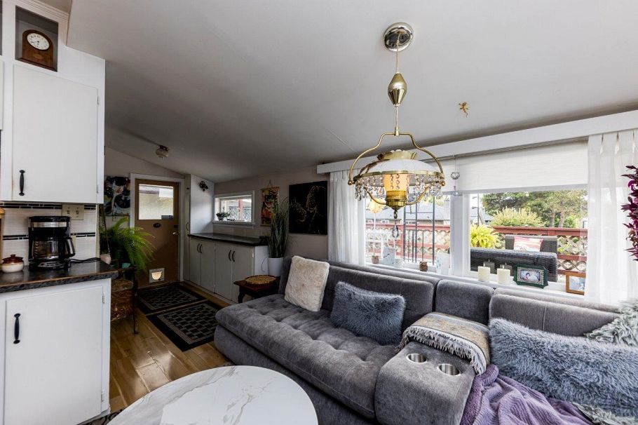 2057 Mahon Avenue North Vancouver, BC - 8