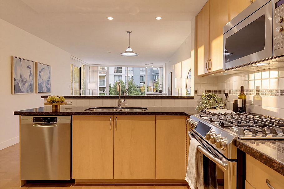 404 1428 W 6th Avenue Vancouver, BC - 18