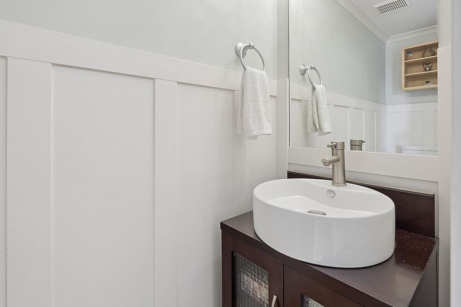 3 230 W 15th Street North Vancouver, BC - 18