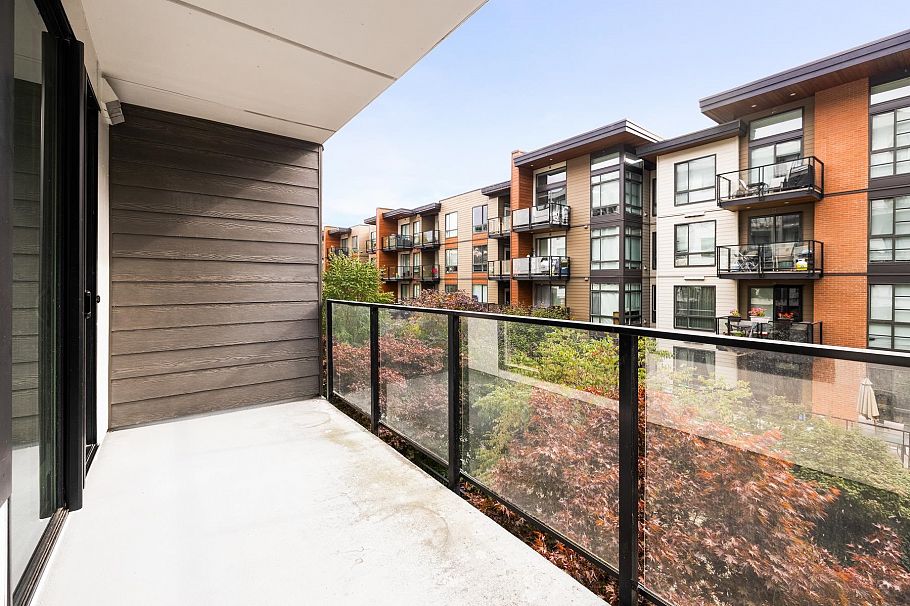 209 725 Marine Drive North Vancouver, BC - 16