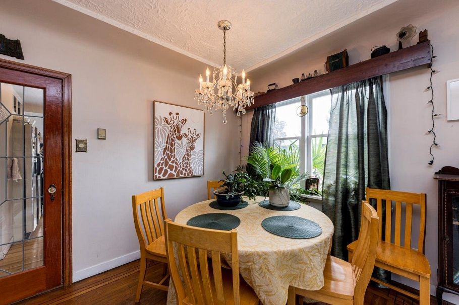 2057 Mahon Avenue North Vancouver, BC - 18