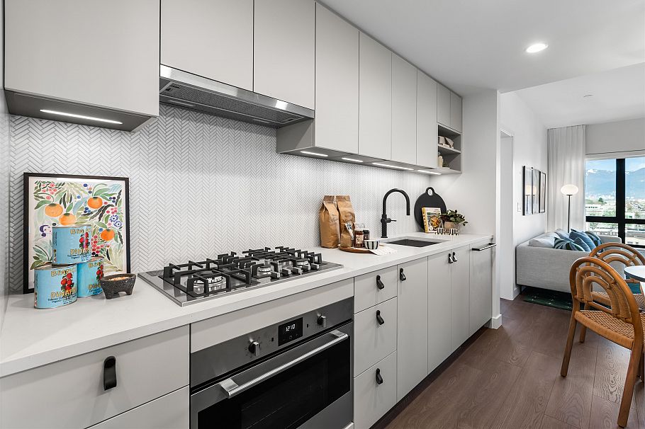 405 1680 E 12th Avenue Vancouver, BC - 5