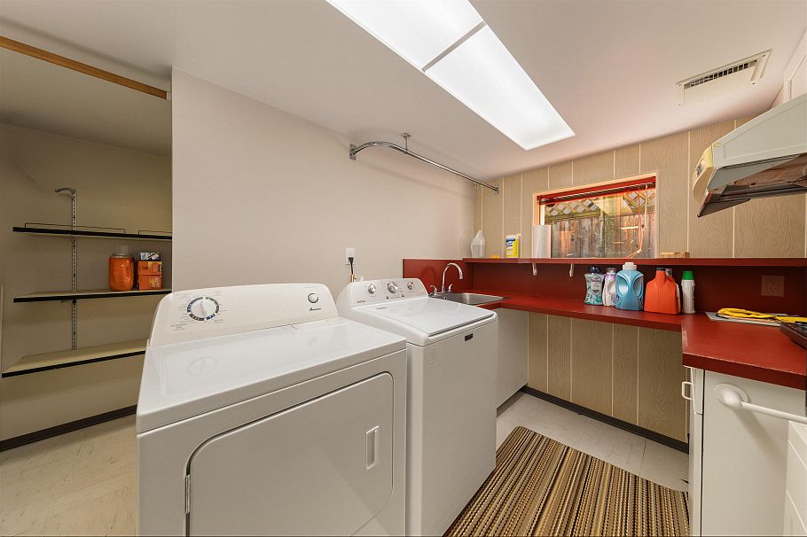 1986 W 43rd Avenue Vancouver, BC - 14