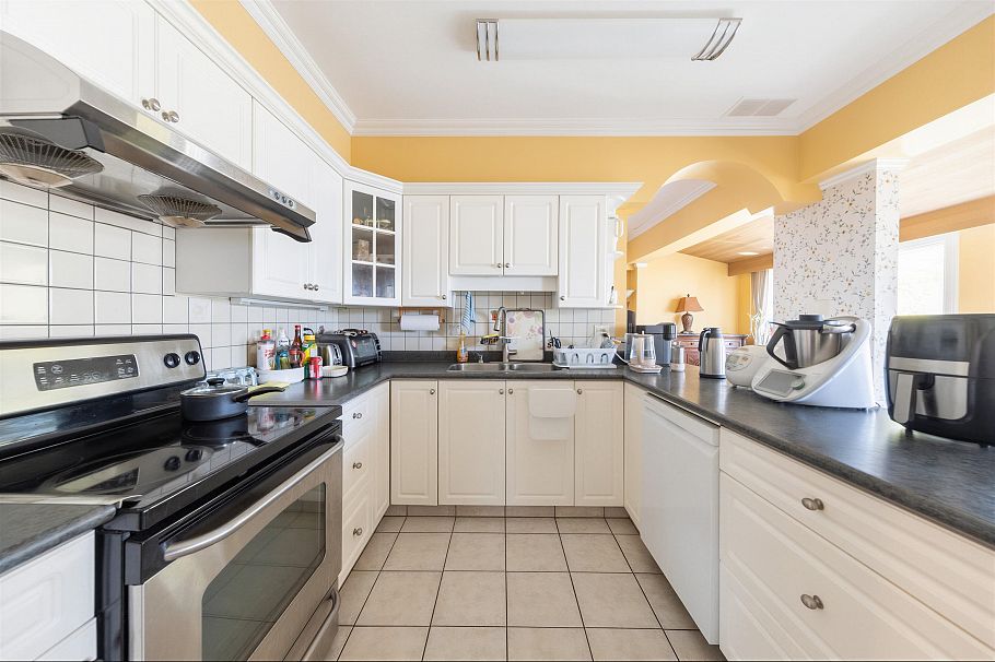 1986 W 43rd Avenue Vancouver, BC - 7