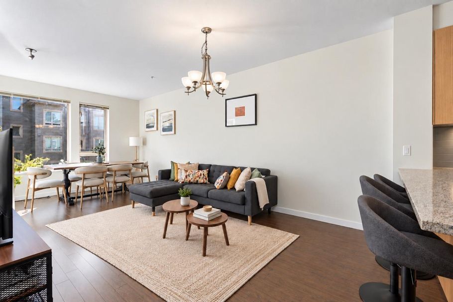 304 119 W 22nd Street Street North Vancouver, BC - 10