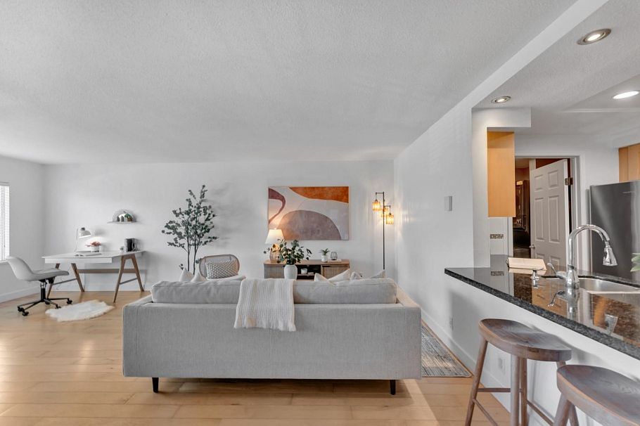 101 2412 Alder Street Vancouver, BC - 3