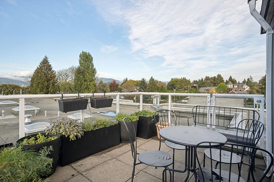 305 1707 Charles Street Vancouver, BC - 35