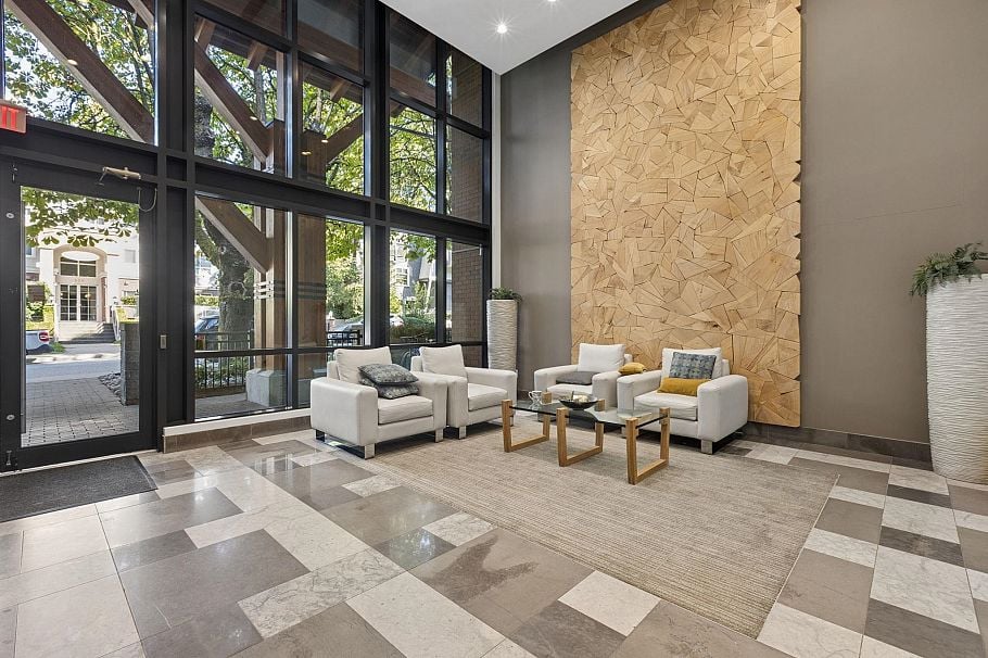 304 119 W 22nd Street Street North Vancouver, BC - 2