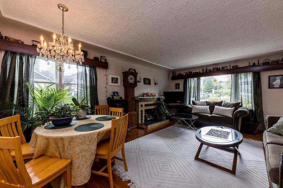 2057 Mahon Avenue North Vancouver, BC - 17