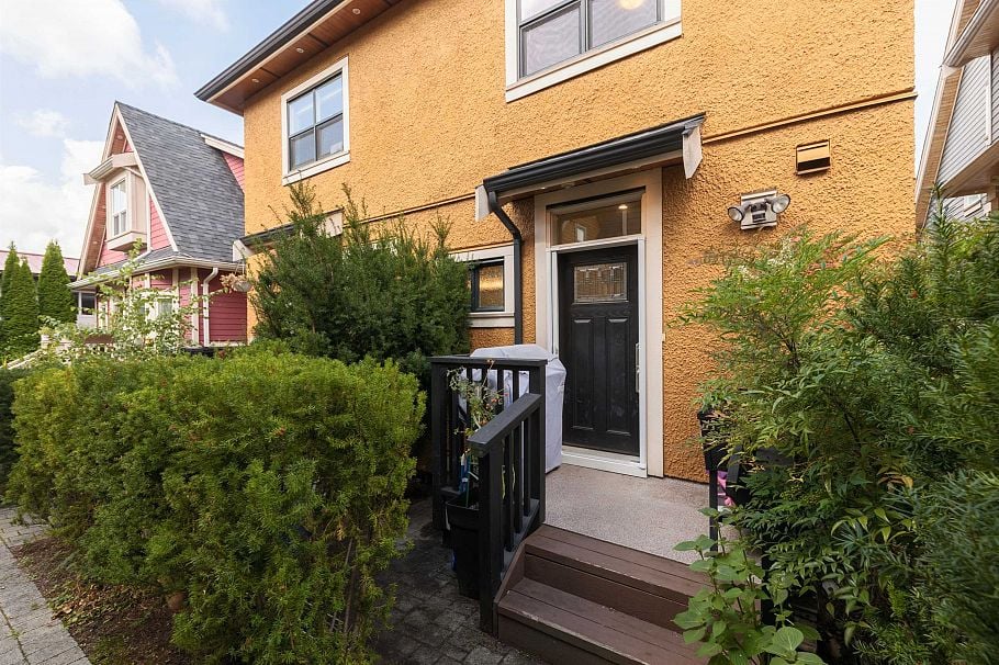 1176 E King Edward Avenue Vancouver, BC - 23