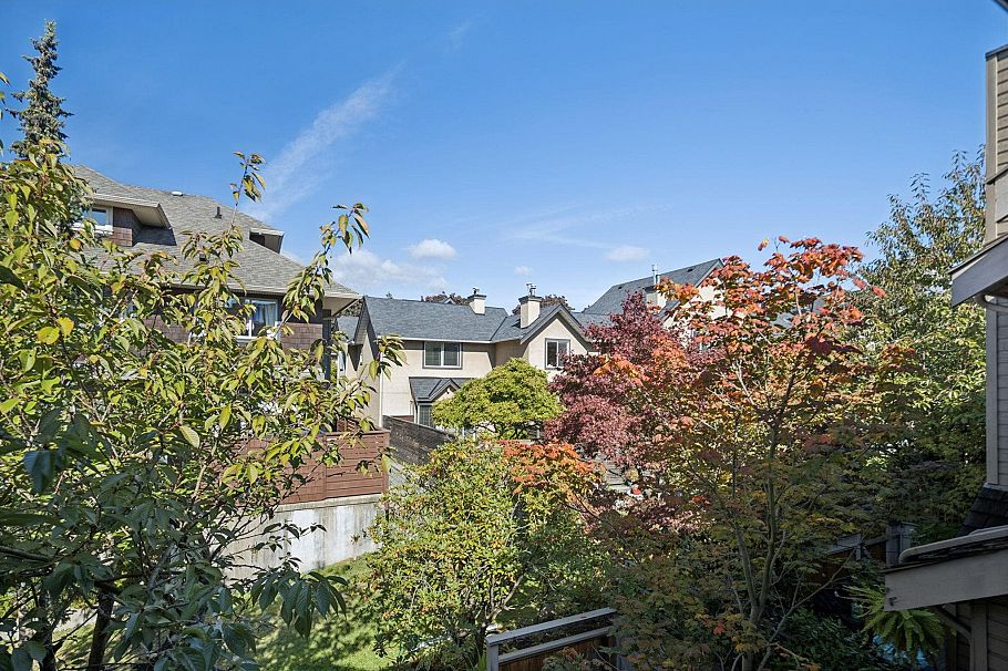 3 230 W 15th Street North Vancouver, BC - 35
