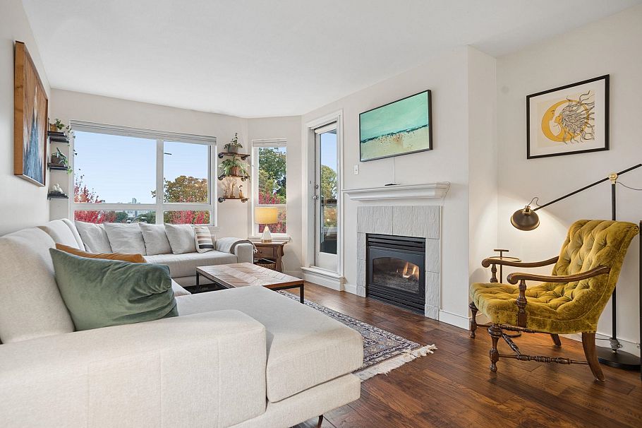 305 1707 Charles Street Vancouver, BC - 2