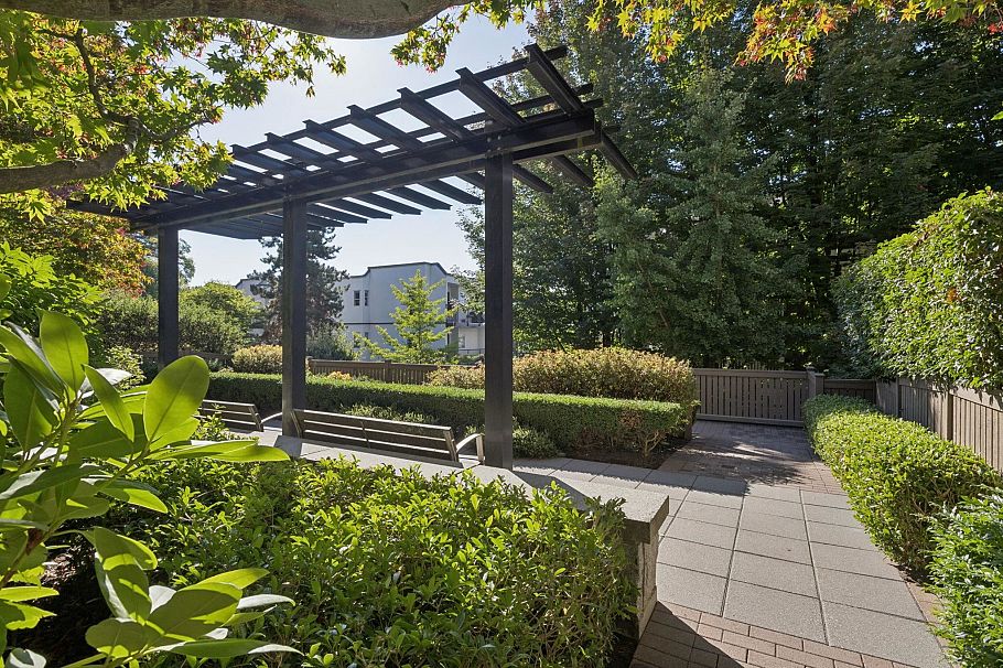 304 119 W 22nd Street Street North Vancouver, BC - 22